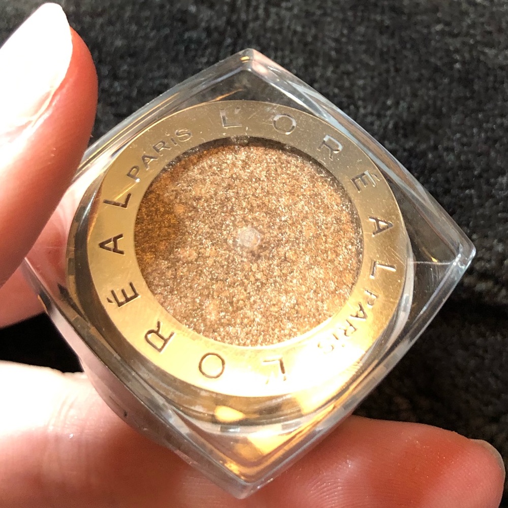 L’Oreal Infallible Eyeshadow-Bronzed Taupe